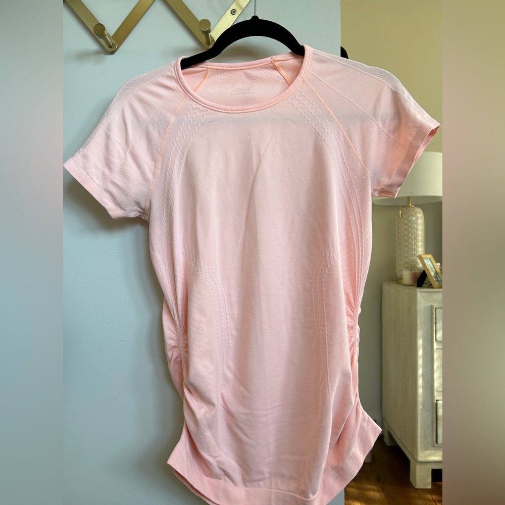 Athleta peach short sleeve ruched athletic shirt Sz M